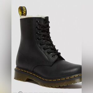 Dr. Martens 1460 Women’s Black Leather Combat Bootsx